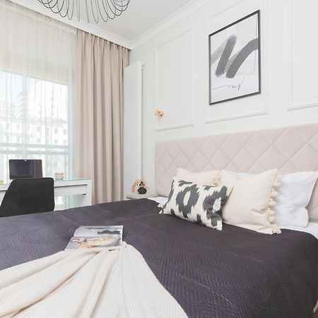 Mennica Residence Central Apartment By Renters Prestige Варшава Экстерьер фото