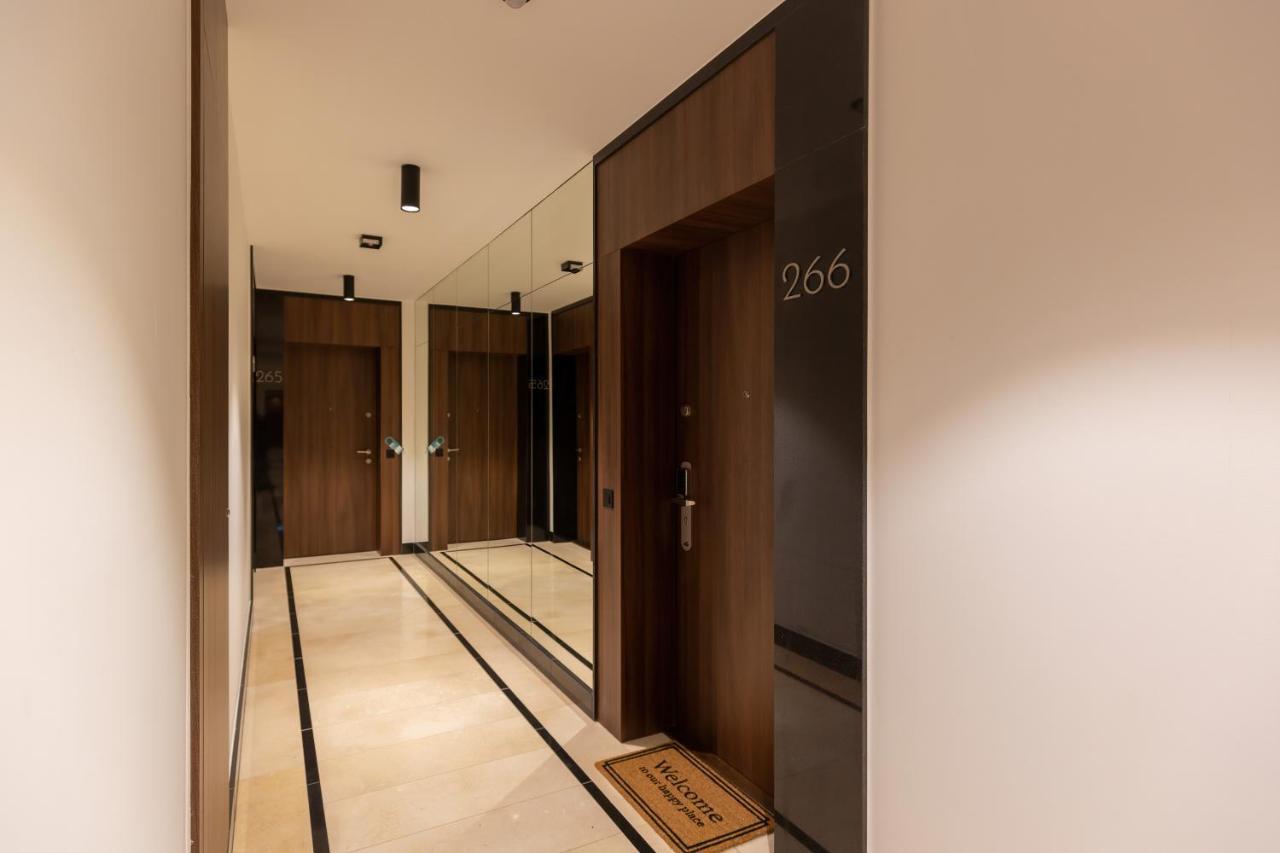 Mennica Residence Central Apartment By Renters Prestige Варшава Экстерьер фото