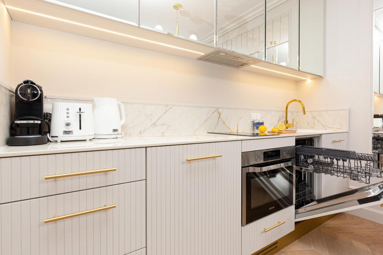 Mennica Residence Central Apartment By Renters Prestige Варшава Экстерьер фото