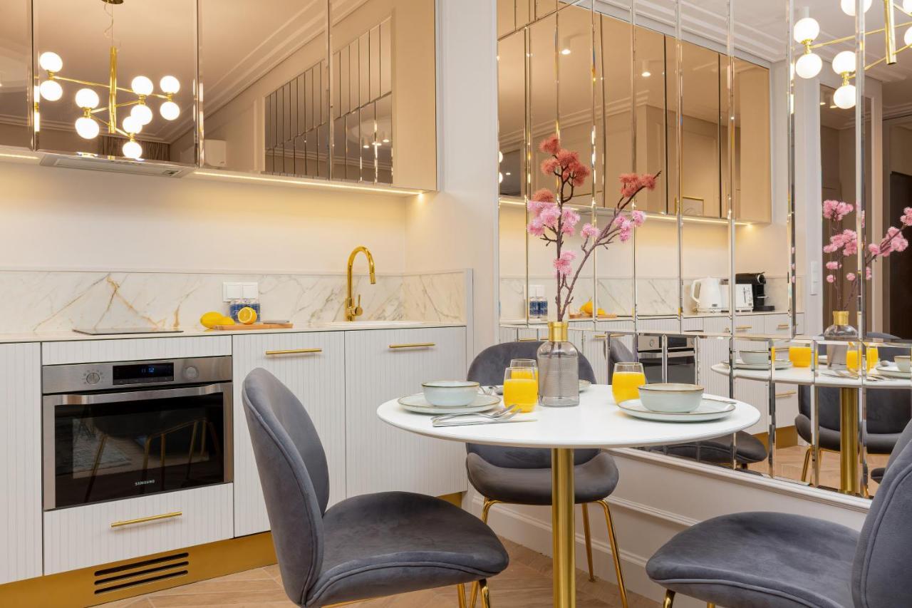 Mennica Residence Central Apartment By Renters Prestige Варшава Экстерьер фото