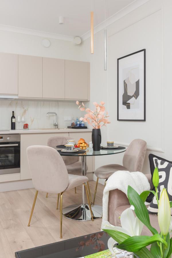 Mennica Residence Central Apartment By Renters Prestige Варшава Экстерьер фото