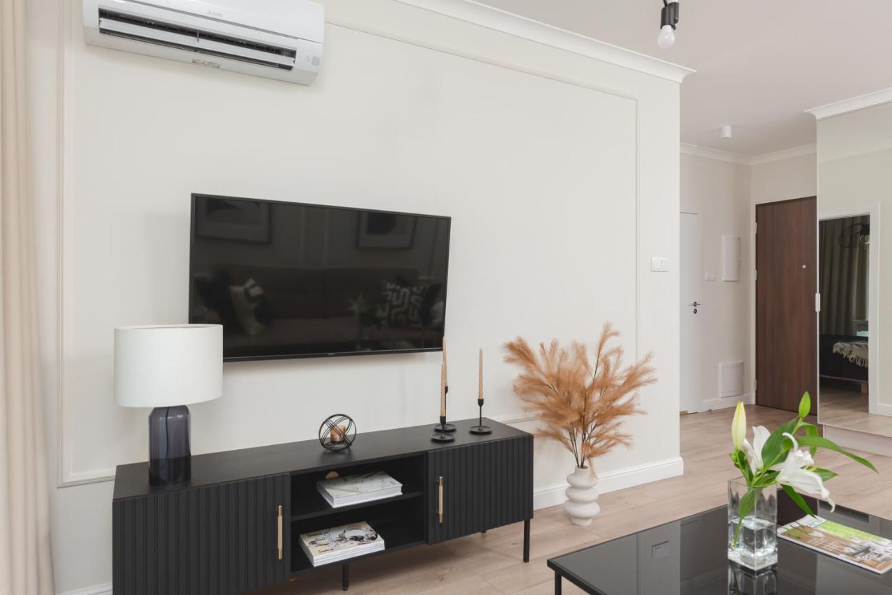 Mennica Residence Central Apartment By Renters Prestige Варшава Экстерьер фото