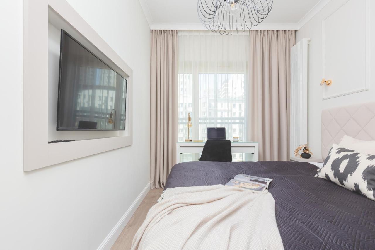 Mennica Residence Central Apartment By Renters Prestige Варшава Экстерьер фото